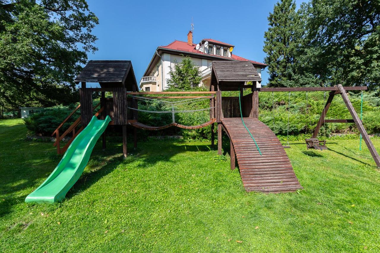 Palac Pozorty Badki Bagian luar foto